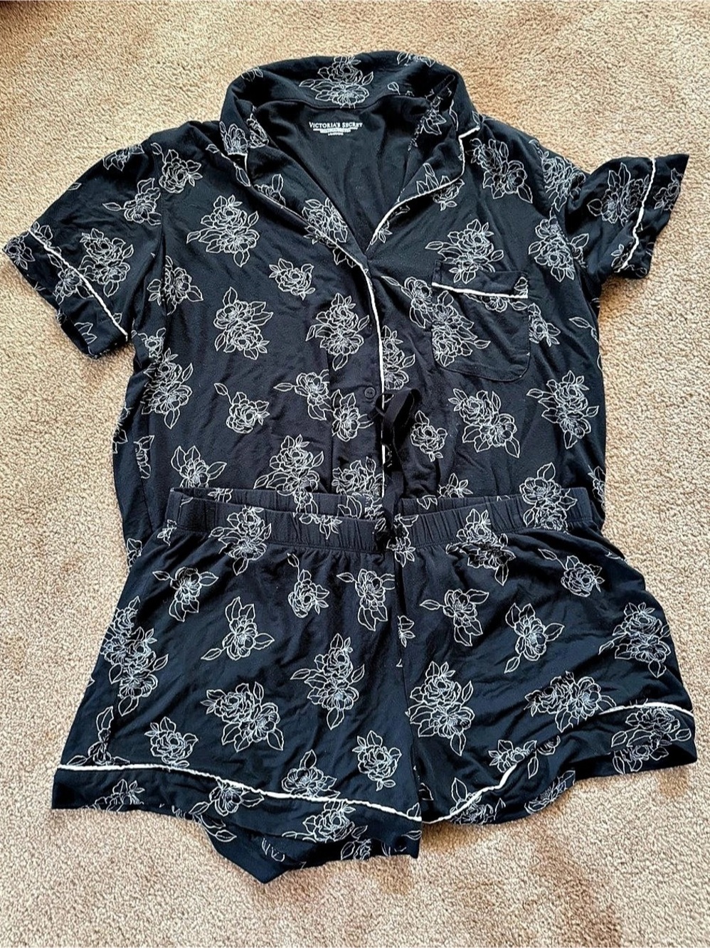 Victoria's Secret Floral Pajama Set in Black